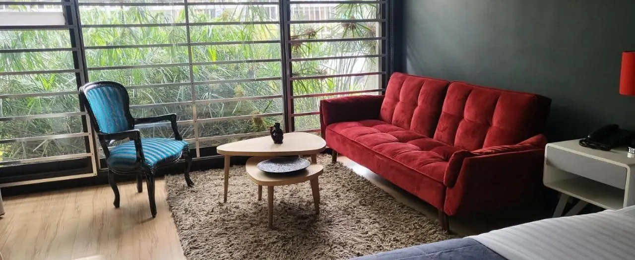 kontakty Hotel Urban Parque 93